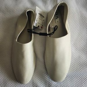 Zara leather minimalist lagenlook flats